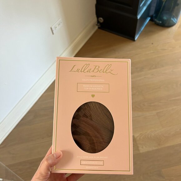 Bouncy Luxe 18" Curly Drawstring Pony Clip In - Picture 3 of 3